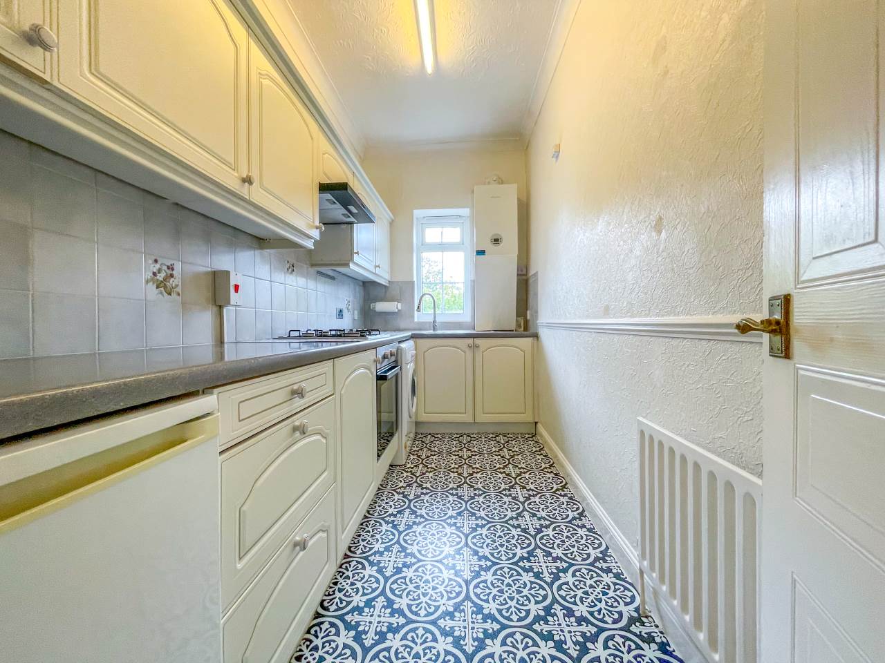 Flat Holdenhurst Road in Bournemouth