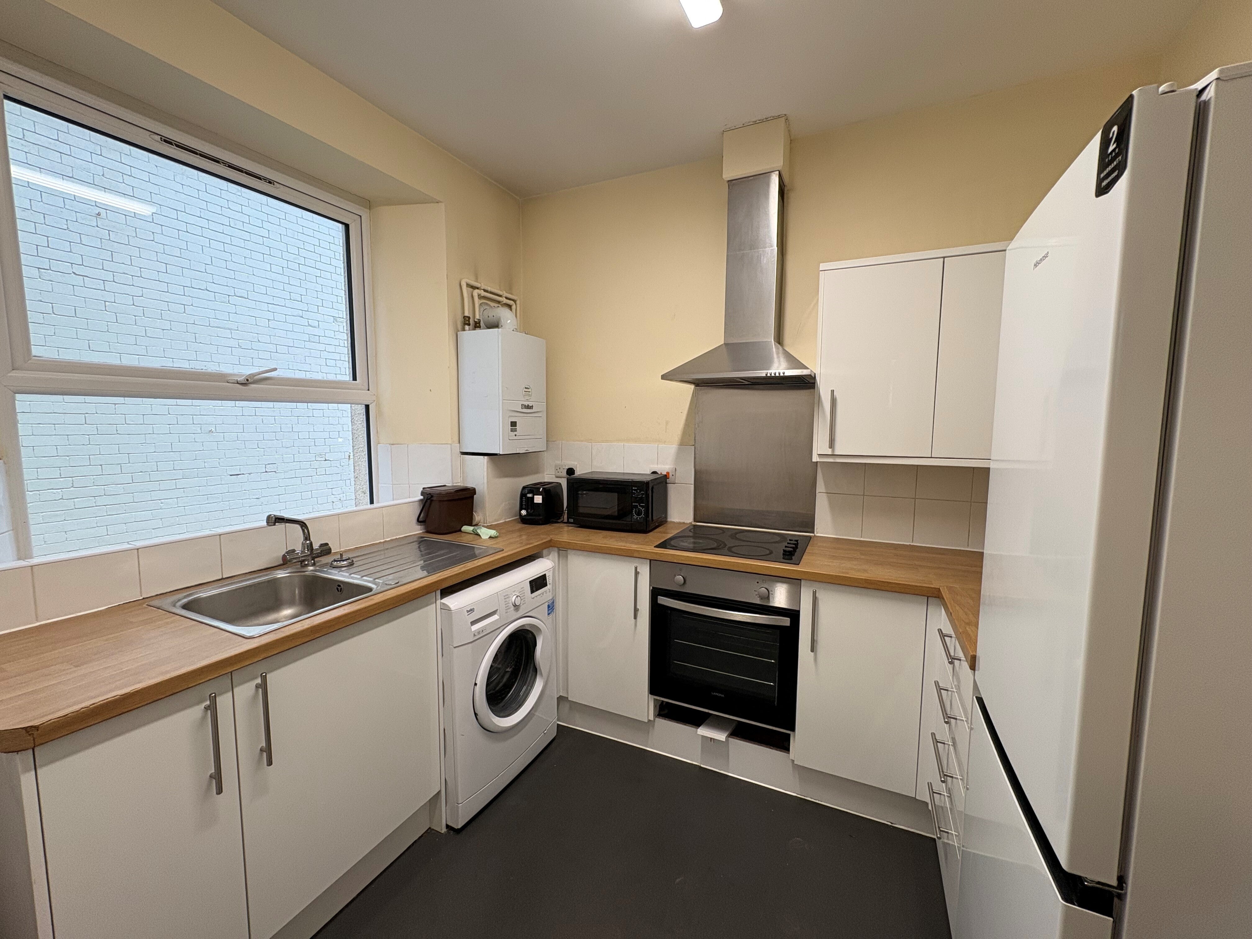 Room Chepstow Road in Newport