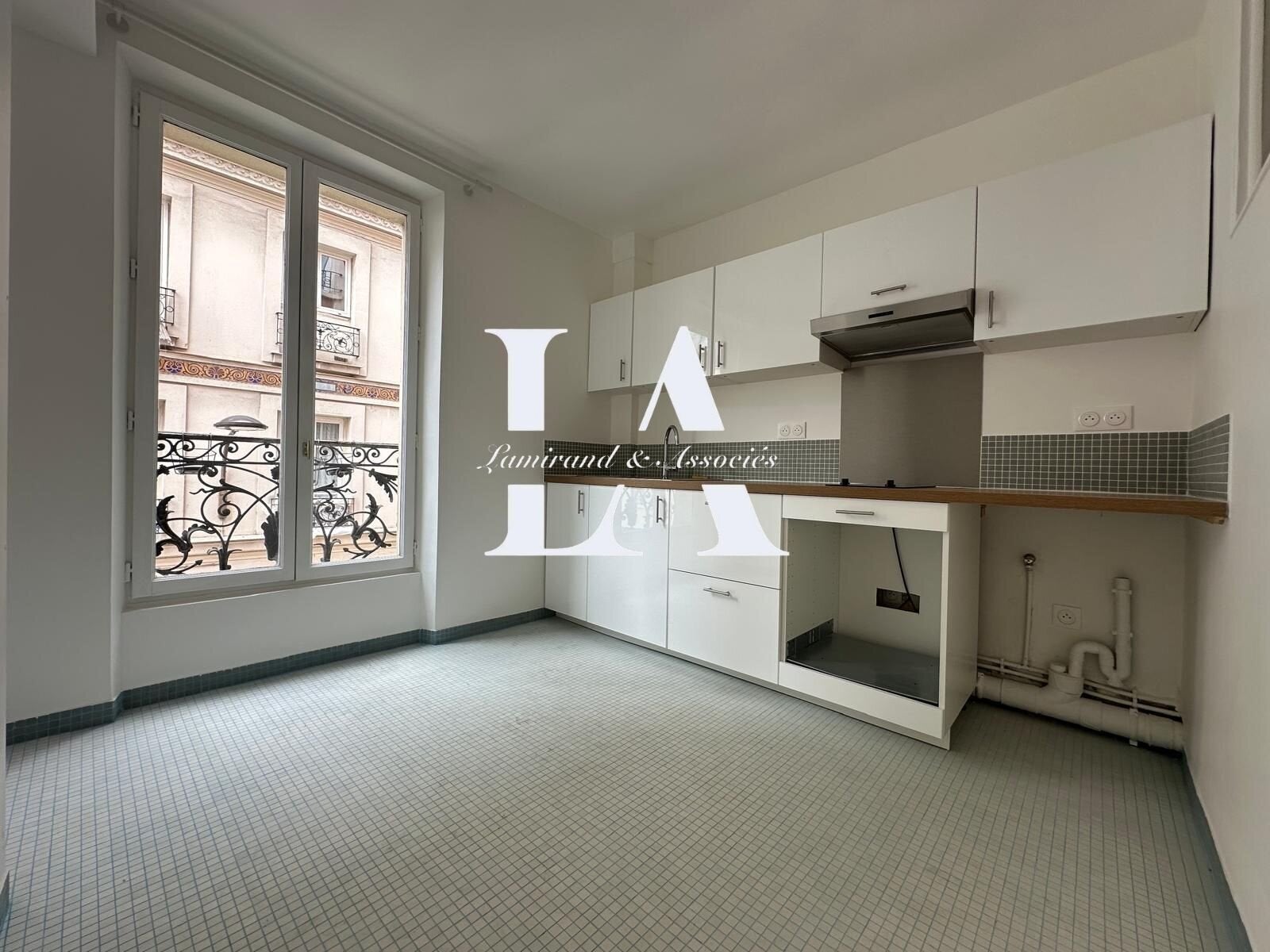 Flat Rue de Bagnolet in Paris