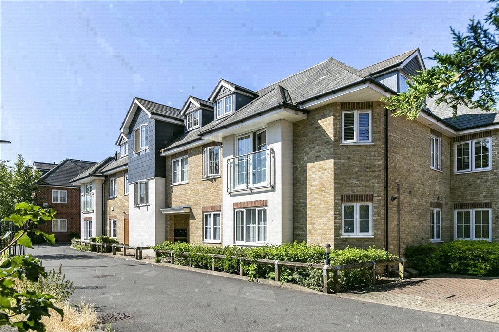 Flat Johnson Close in Borough of Runnymede