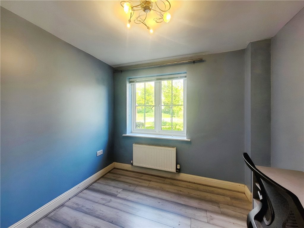 Flat Johnson Close in Borough of Runnymede