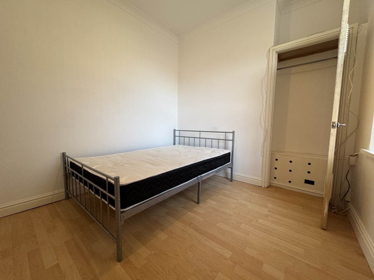 Room Bedford Street in Cardiff