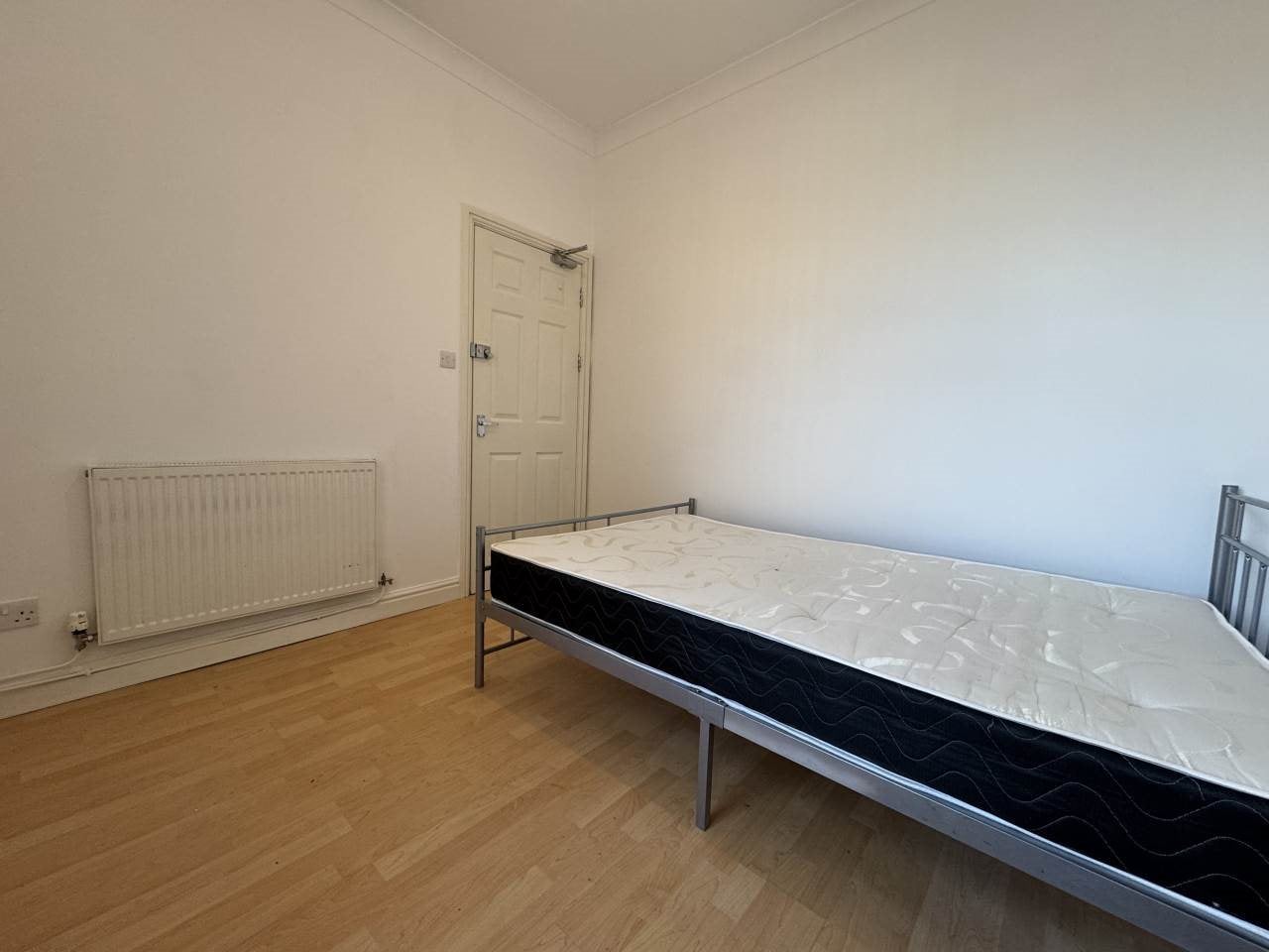 Room Bedford Street in Cardiff