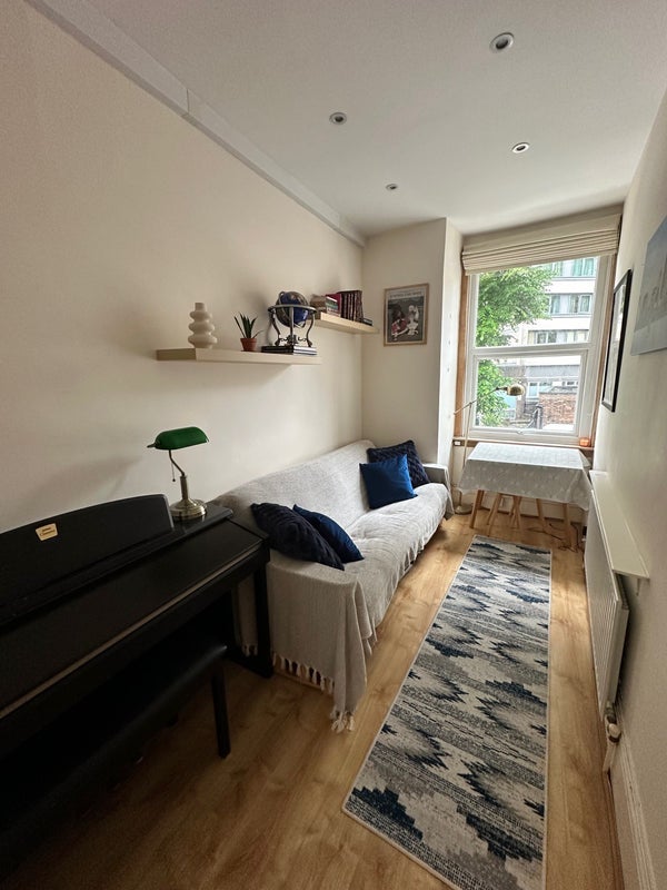 Flat Fleet Road in Greater London