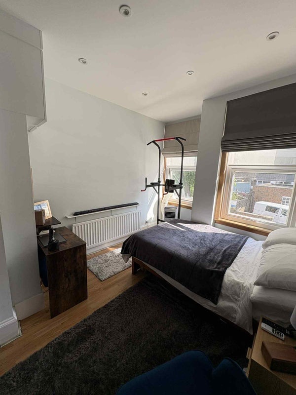 Flat Fleet Road in Greater London