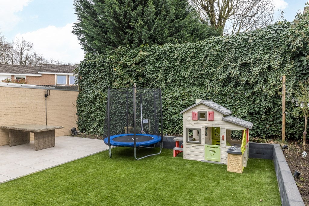 Tussenwoning te koop: Dr. Calsstraat 48, Landgraaf