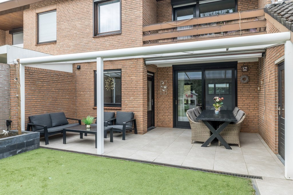 Tussenwoning te koop: Dr. Calsstraat 48, Landgraaf