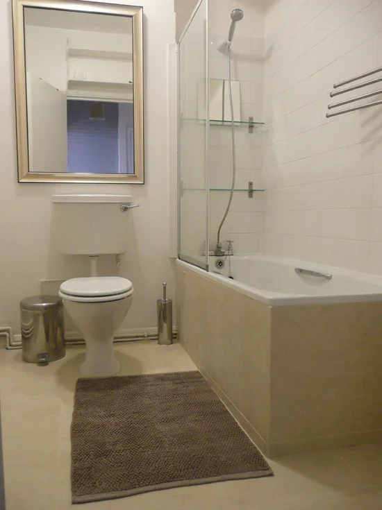 Flat Chesterton Road in Greater London
