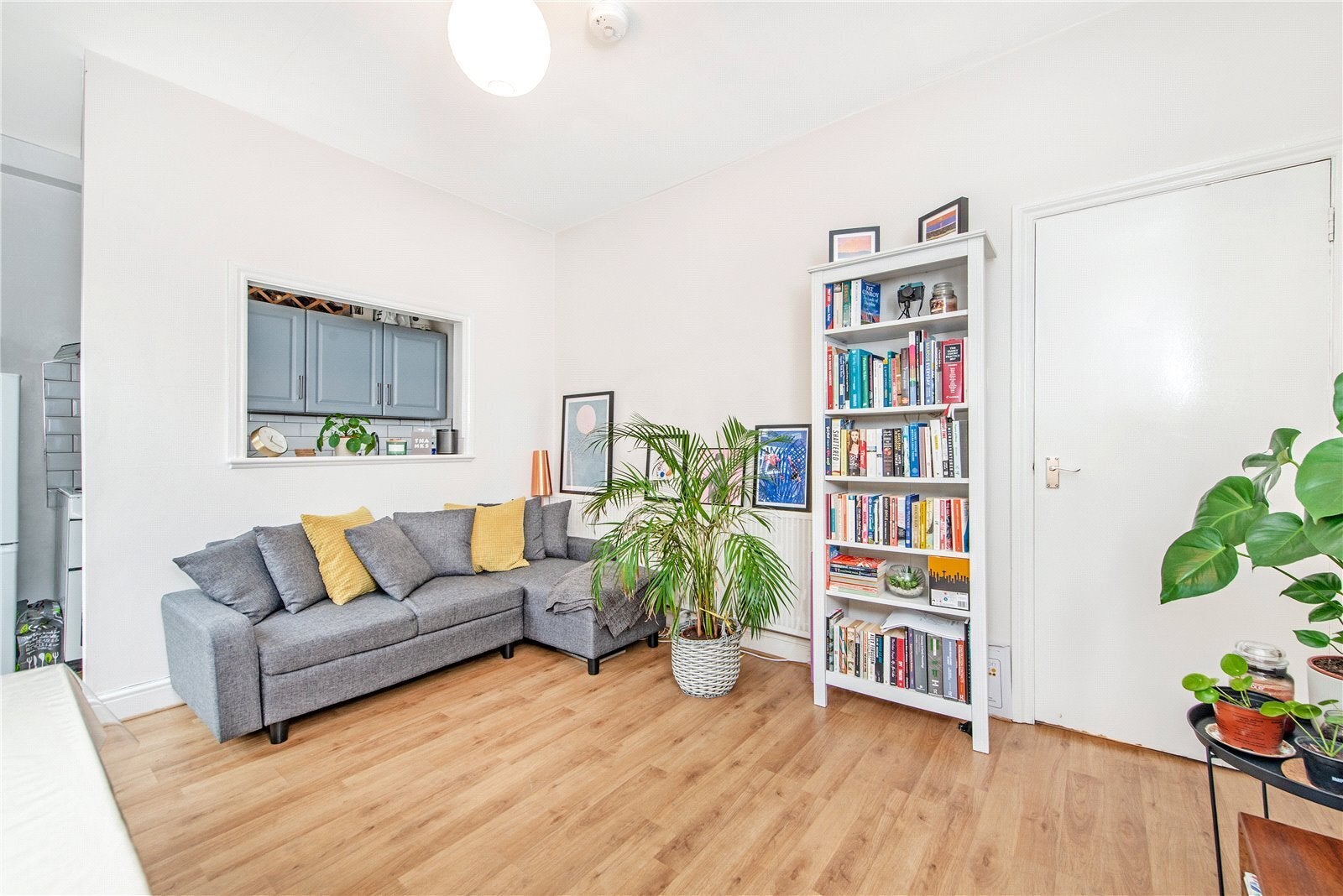 Flat Sussex Way in Greater London
