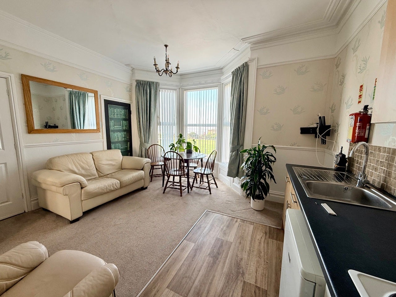 Flat Clevedon Road in Weston-super-Mare
