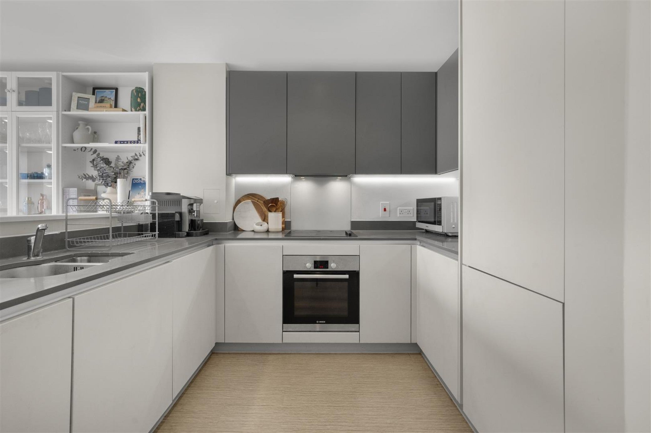 Flat Weld Place in Greater London