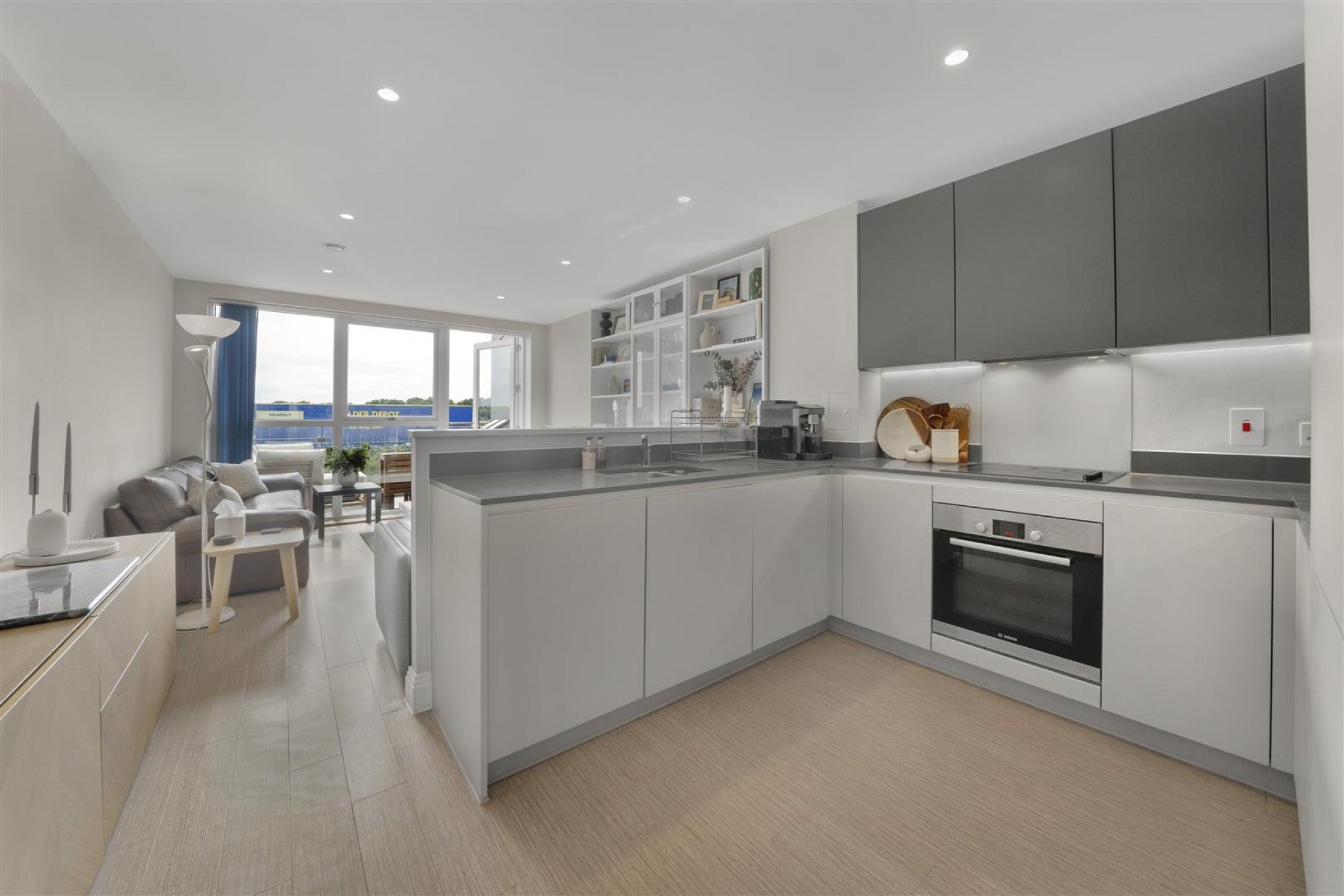 Flat Weld Place in Greater London