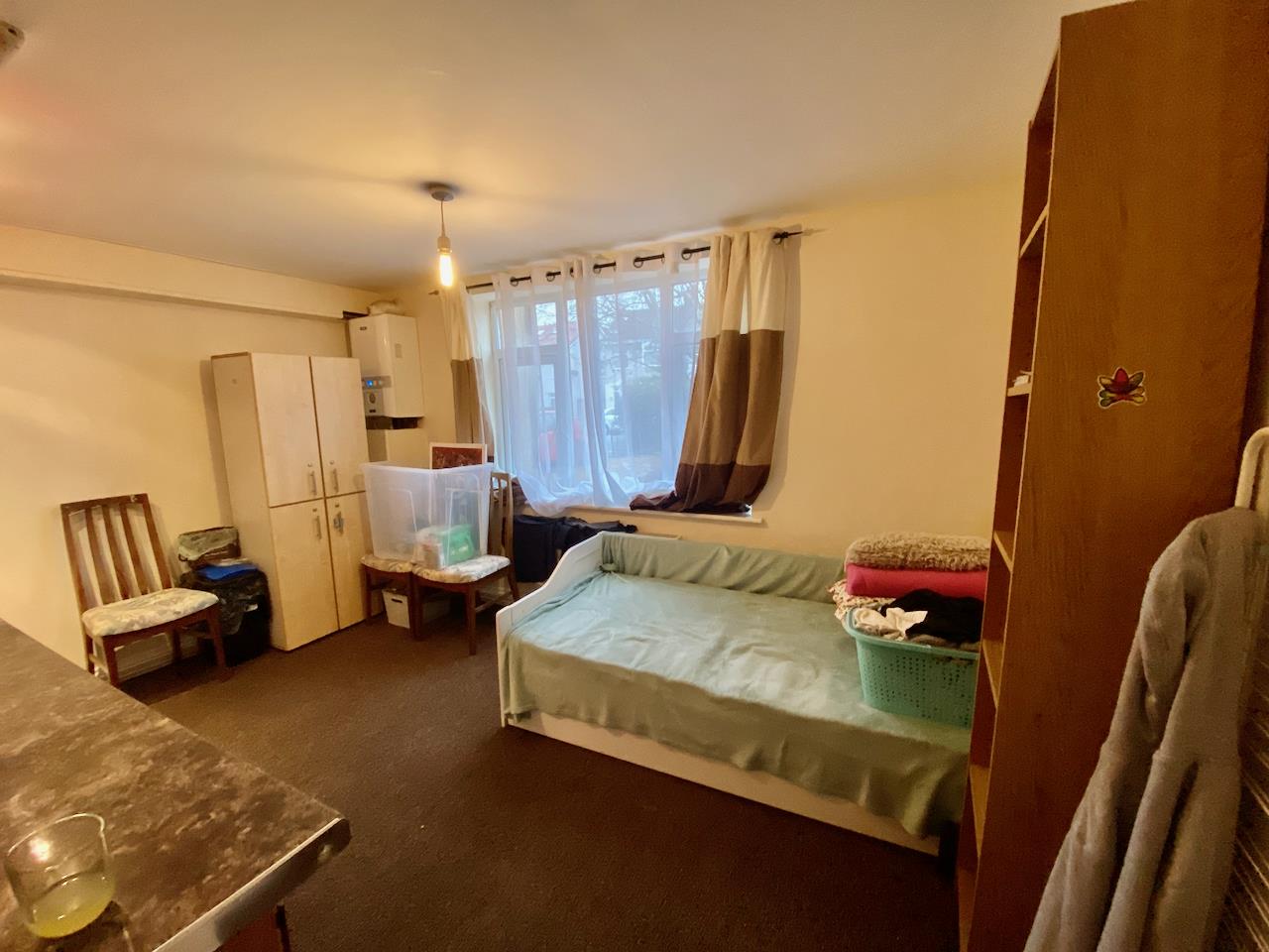 Flat Ridgeway Road in Bristol