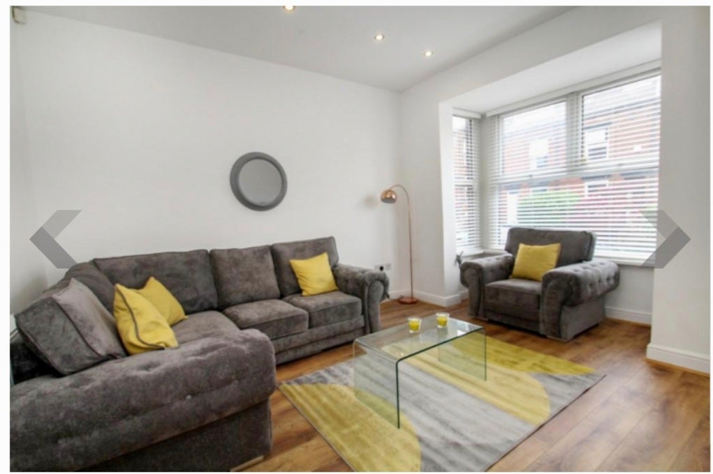 House Wetherby Grove in Leeds