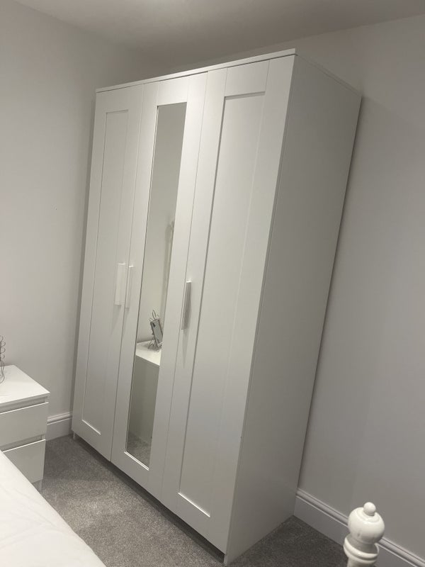 Flat Roding Lane North in Greater London