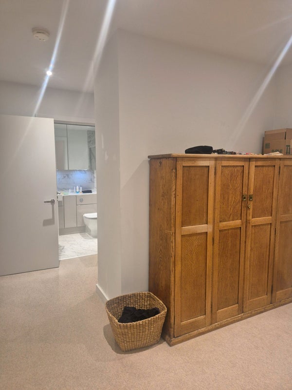 Room Deacon Street in Greater London