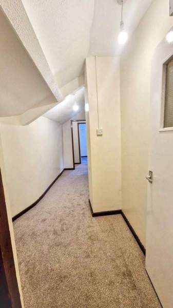 Flat William Street in Ystrad