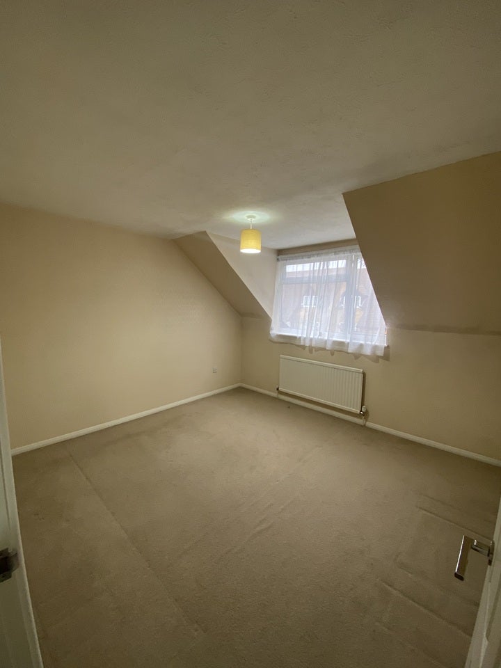 House Knights Manor Way in Dartford