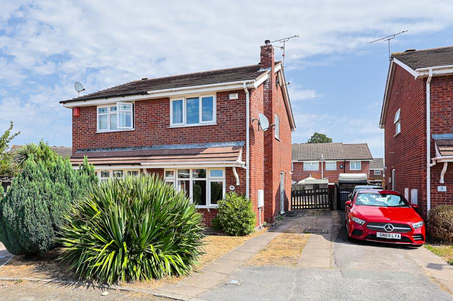 House Malory Close in Crewe