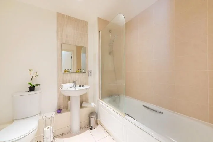 Flat Elswick Street in Greater London