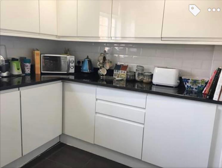 Room Chase Side in Greater London