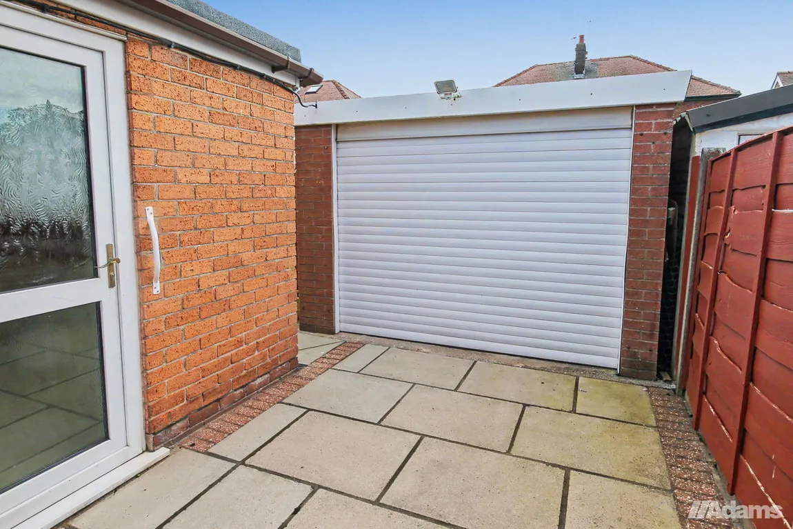 House Woodview Crescent in Widnes