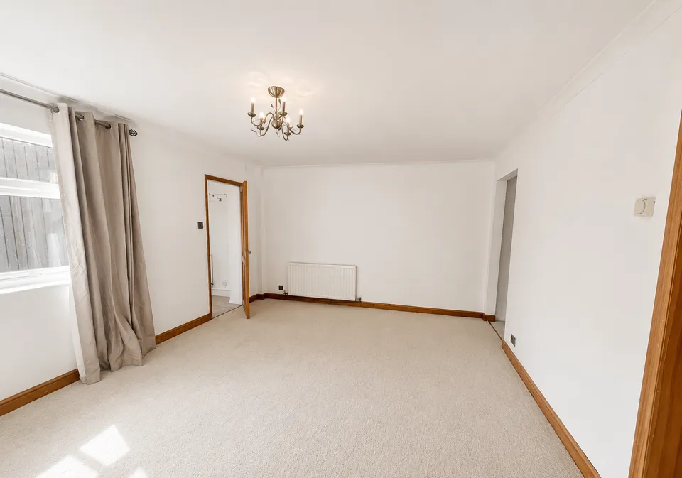 House Hampton Close in Wilstead