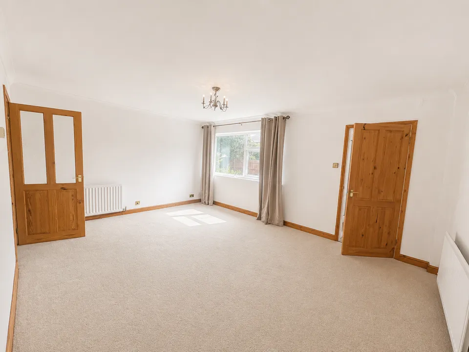 House Hampton Close in Wilstead