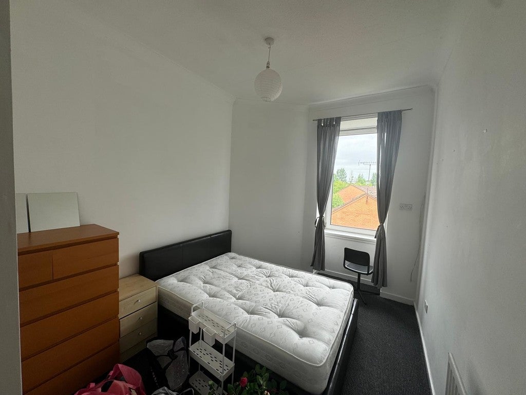 Flat Roebank Street in Glasgow