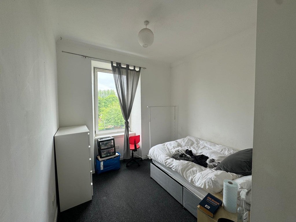 Flat Roebank Street in Glasgow