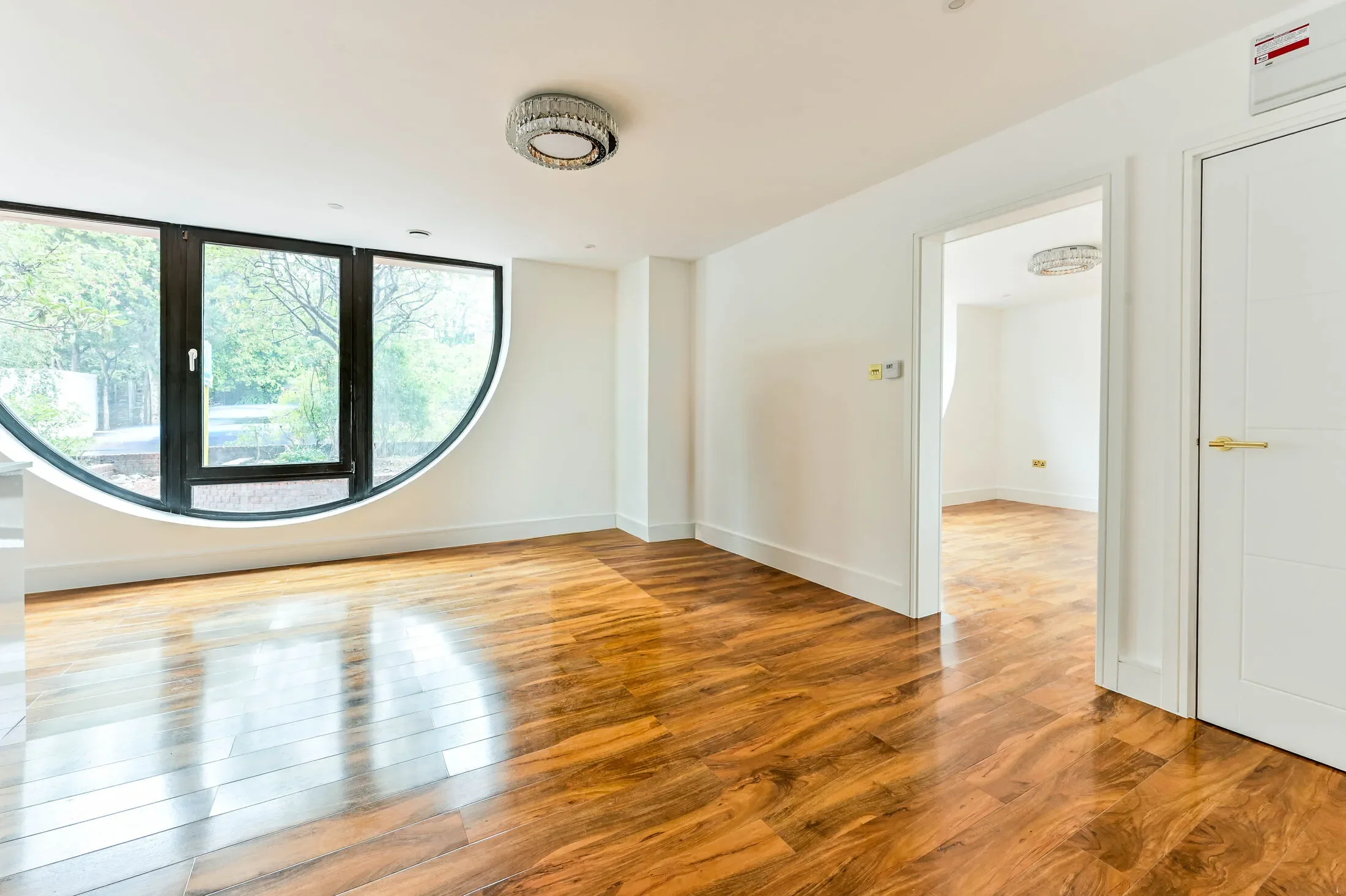 Flat Cobham Road in Greater London
