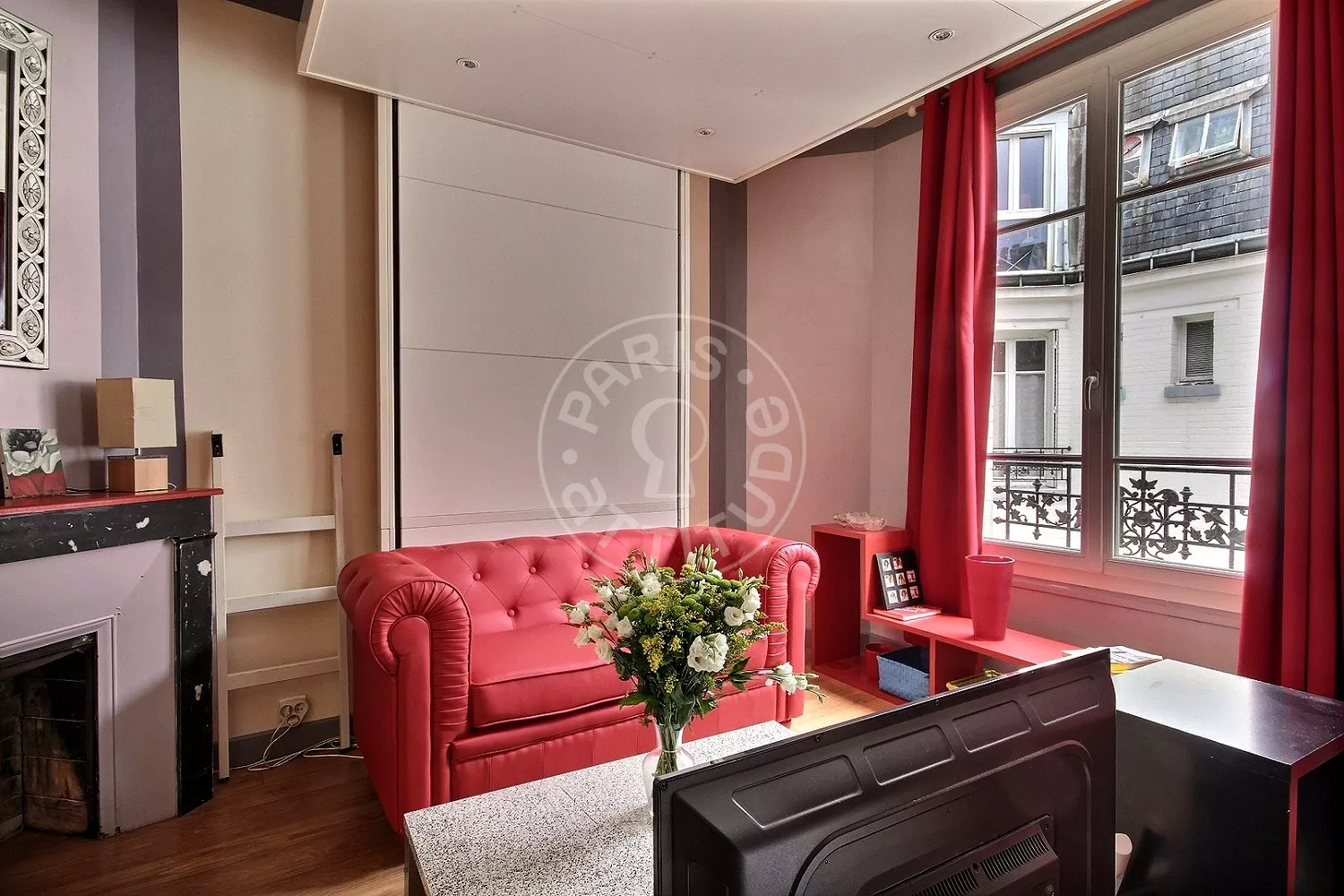 Flat Rue de l'Amiral Roussin in Paris