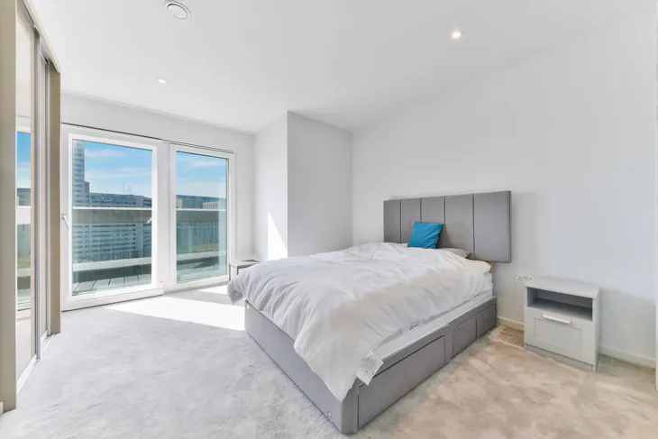 Flat Broadfield Lane in Greater London