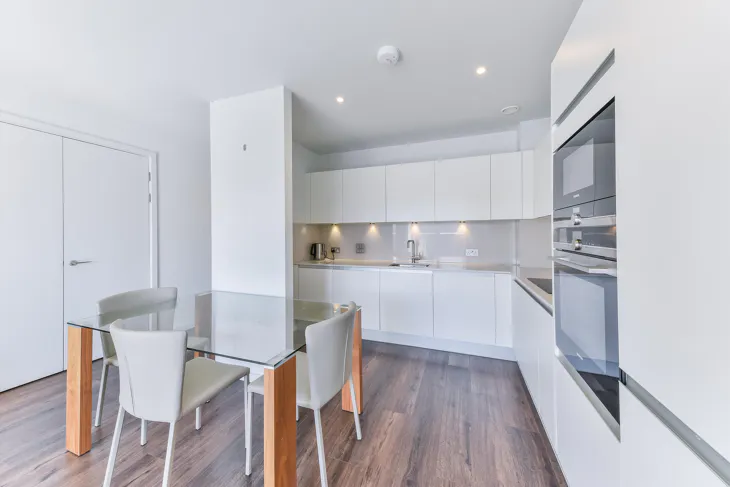 Flat Broadfield Lane in Greater London