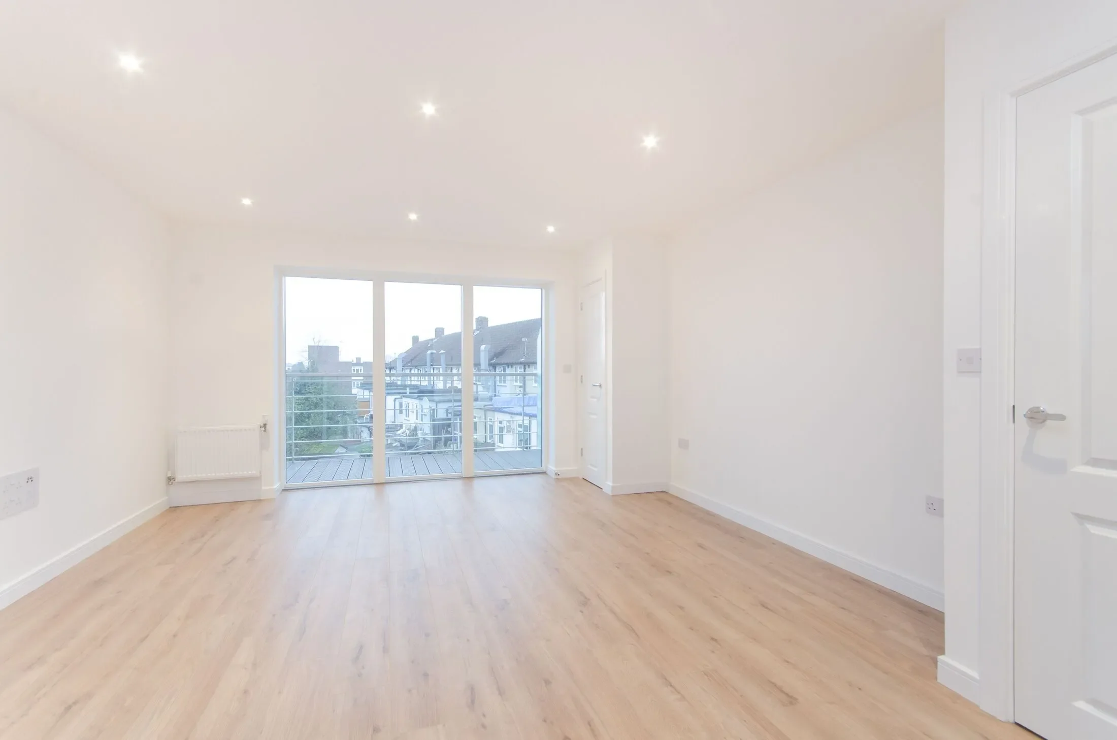 Flat Botsford Road in Greater London