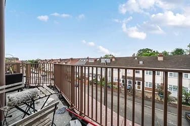 Flat Beehive Bridge in Greater London