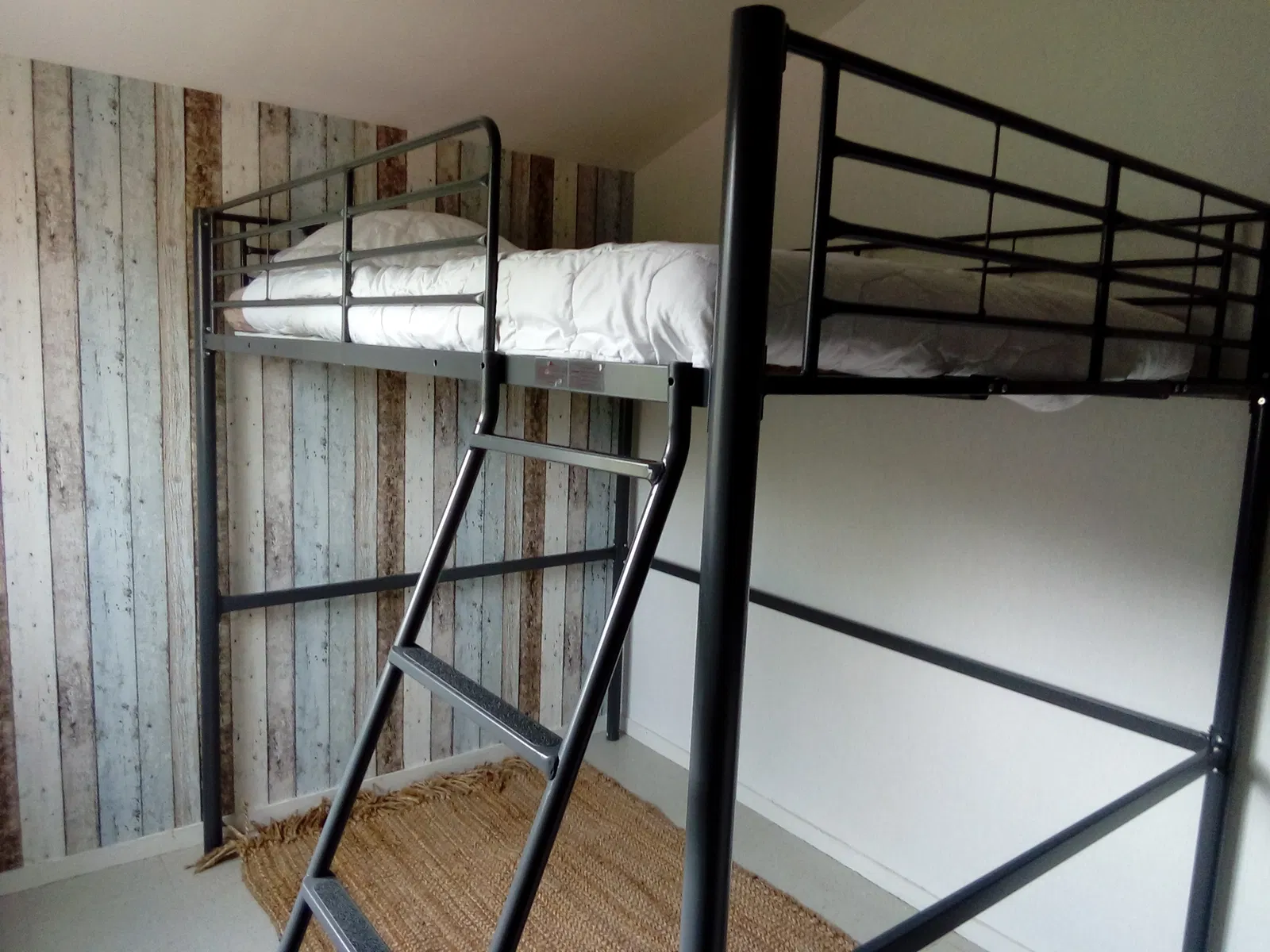 Room Route du Château in Marthon
