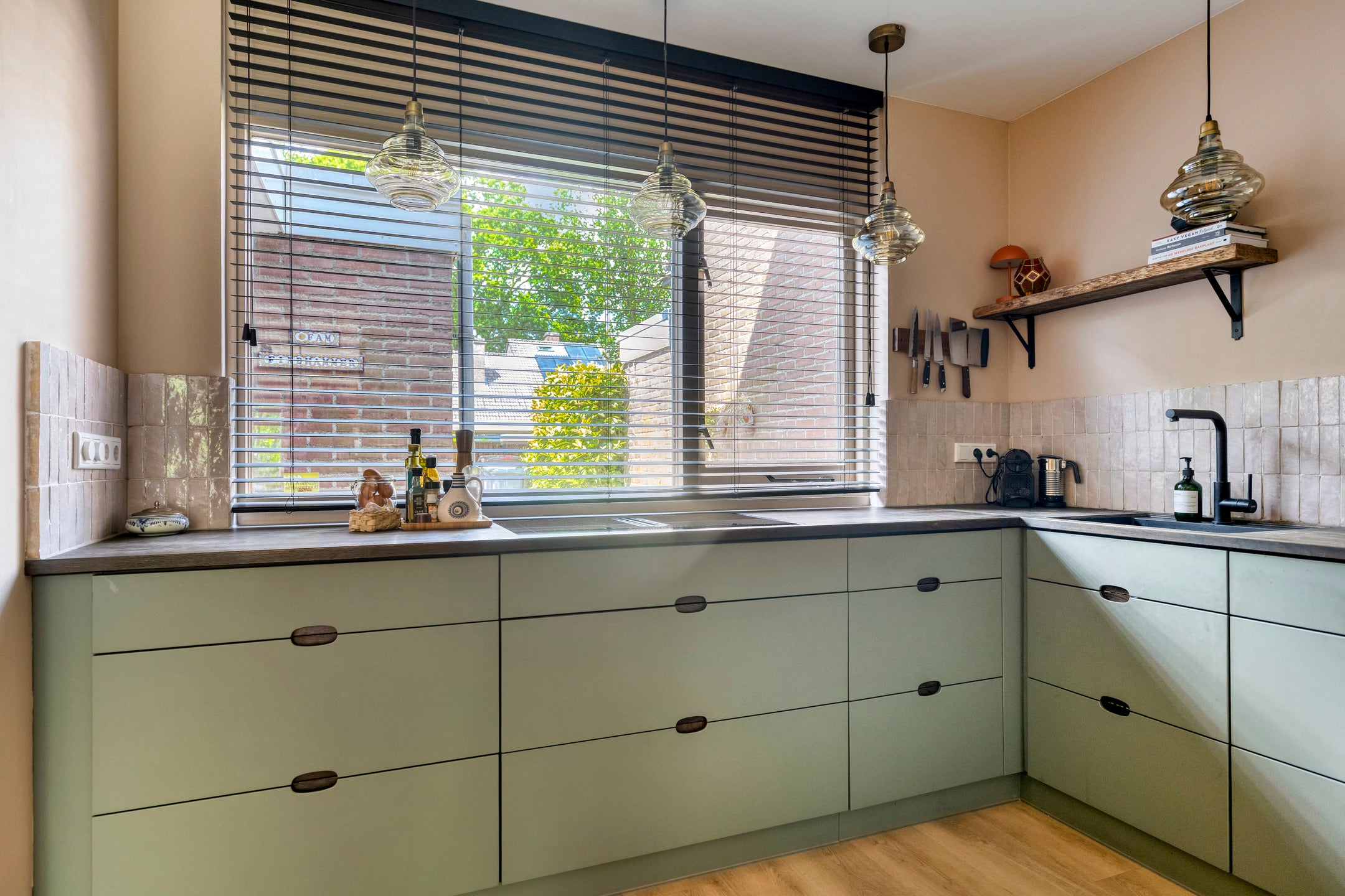Tussenwoning te koop: Herdersveld 19, Geldrop