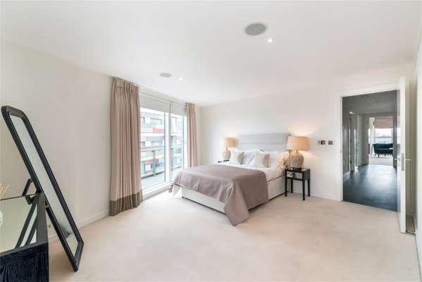 Flat Gatliff Road in City of Westminster