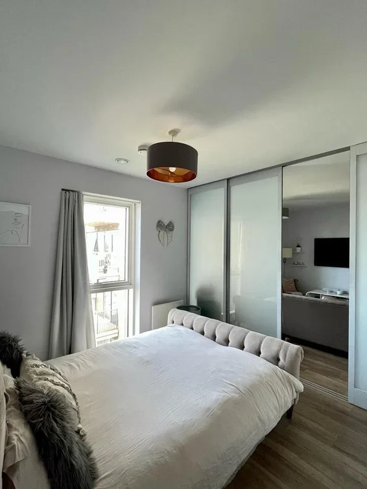 Flat Thurstan Street in Greater London