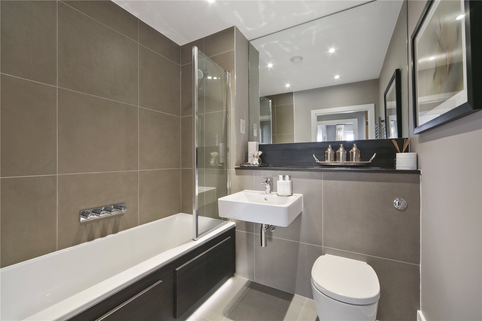 Flat Sindercombe Mews in Greater London