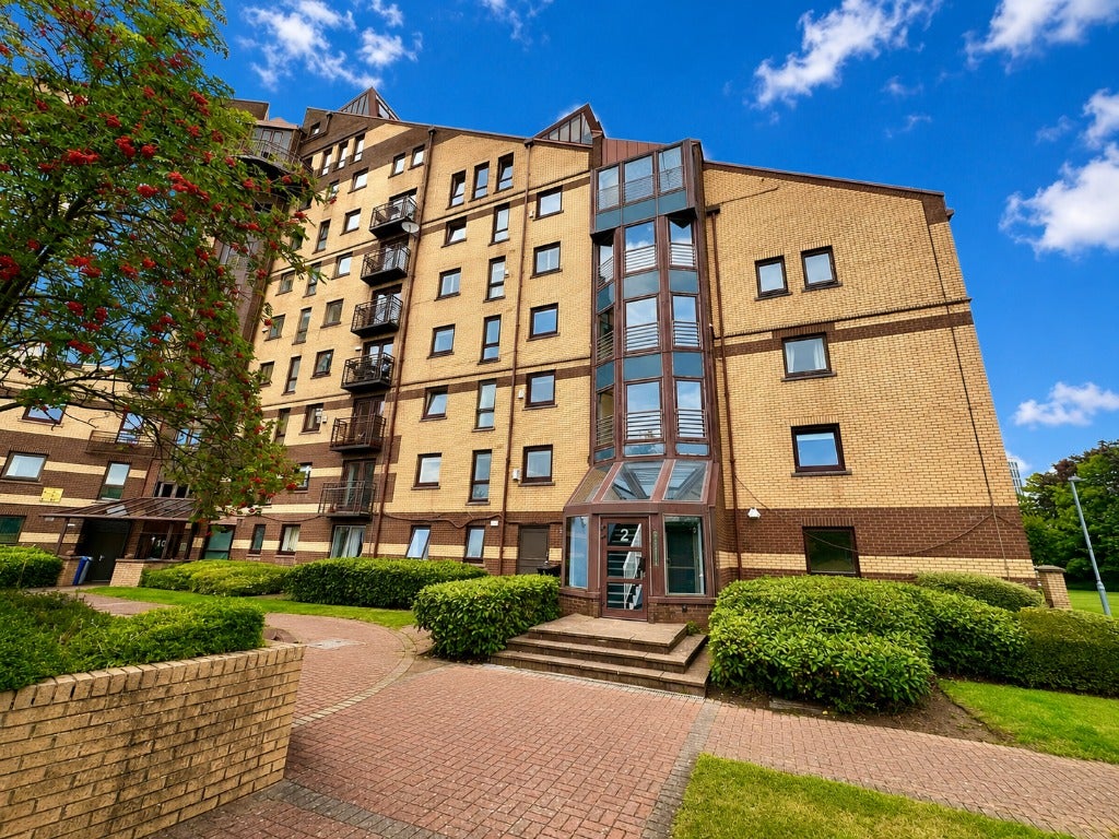 Flat Mavisbank Gardens in Glasgow