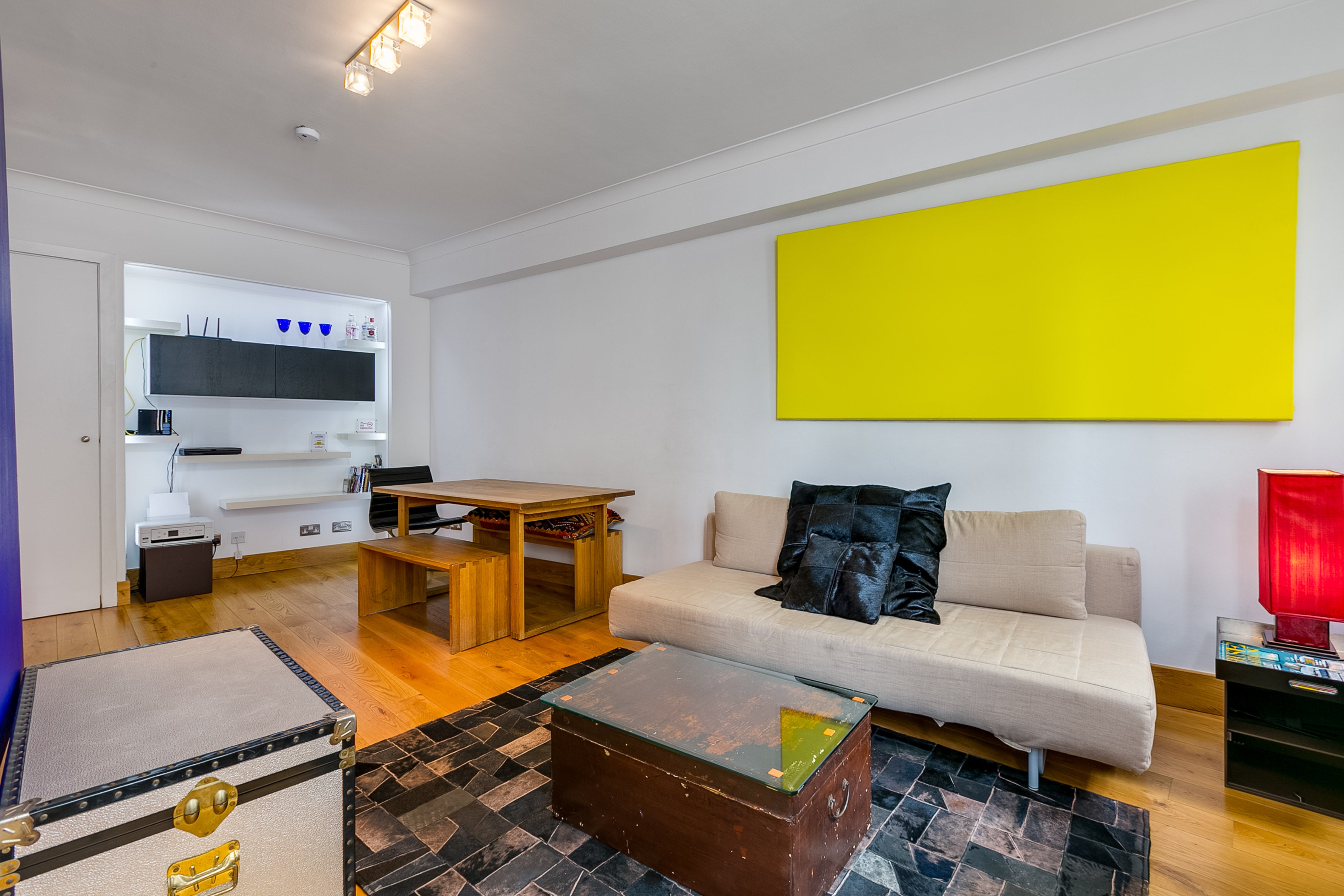 Flat Sloane Avenue in Greater London