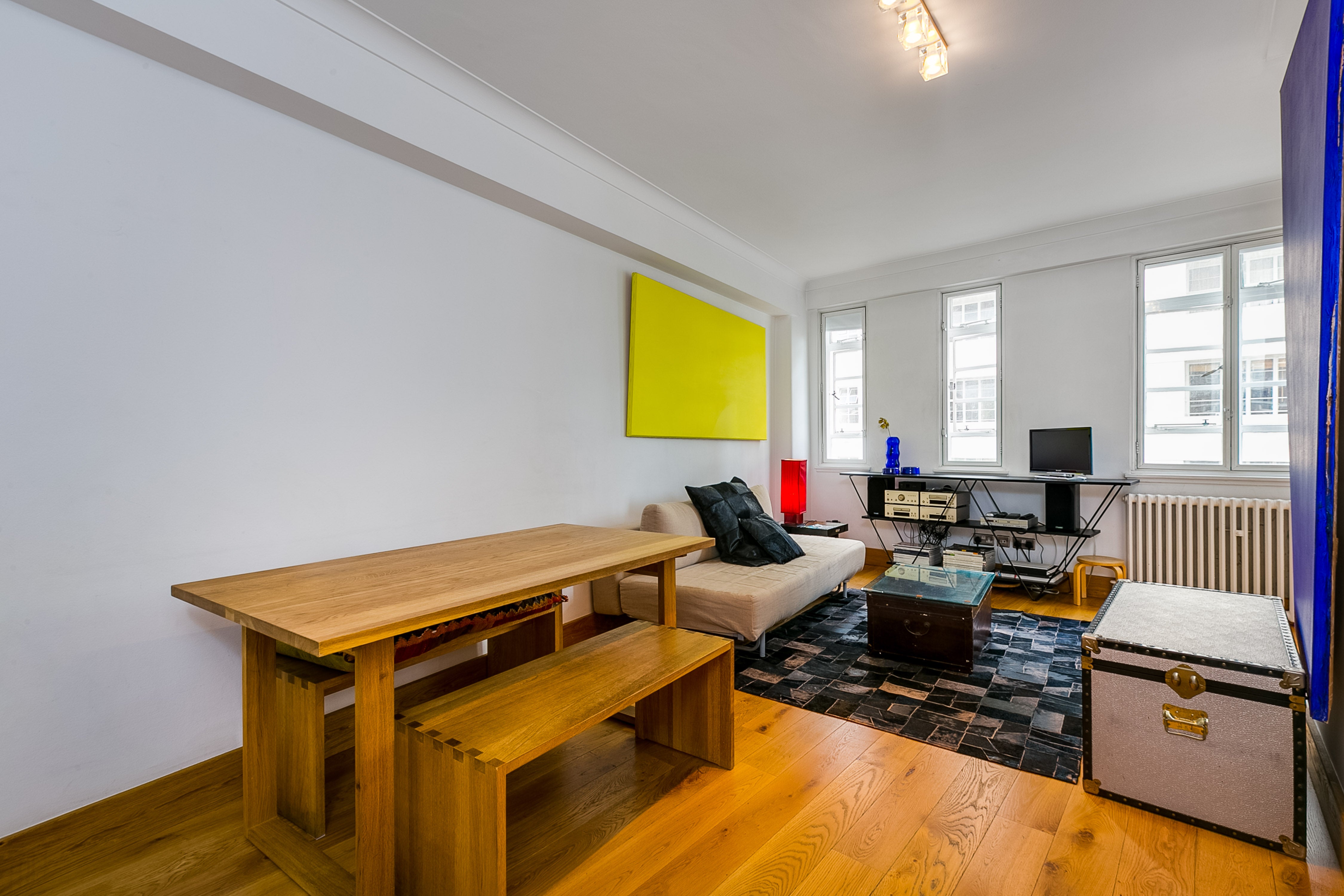 Flat Sloane Avenue in Greater London