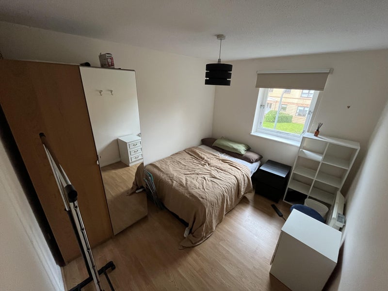 Room North Woodside Road in Glasgow