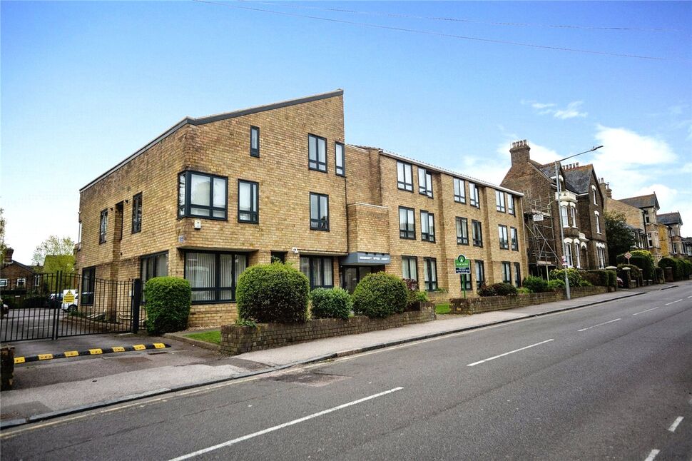 Flat Newton Road in Borough of Swale