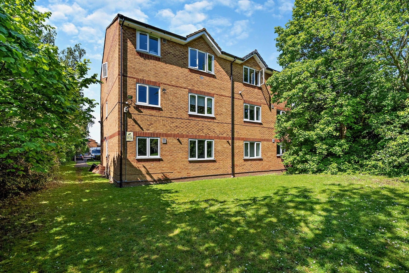 Flat Jack Clow Road in Greater London