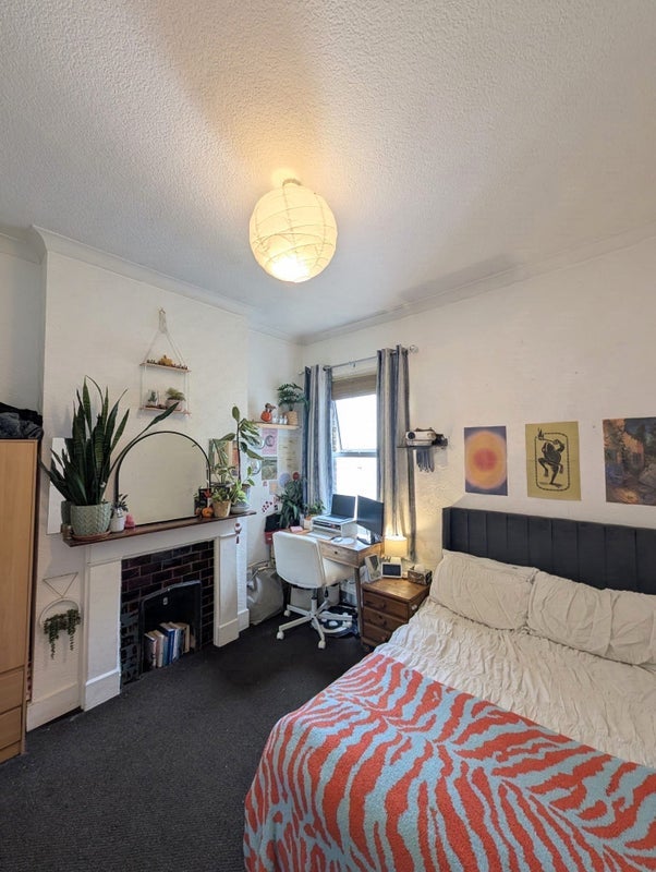 Room Rattray Road in Greater London