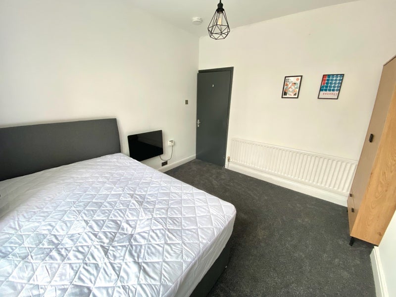 Room Aylestone Road in Leicester