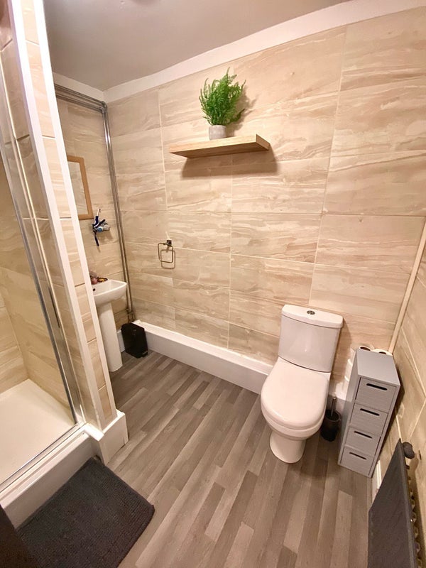 Room Aylestone Road in Leicester